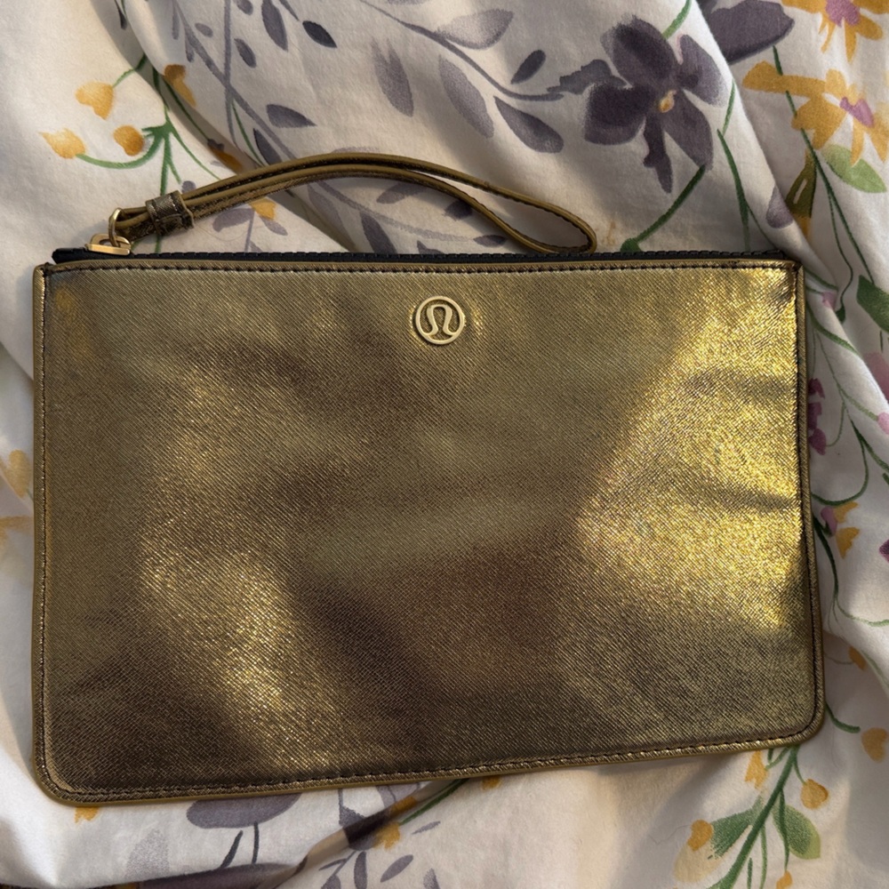 lululemon athletica Metallic Gold Wristlet